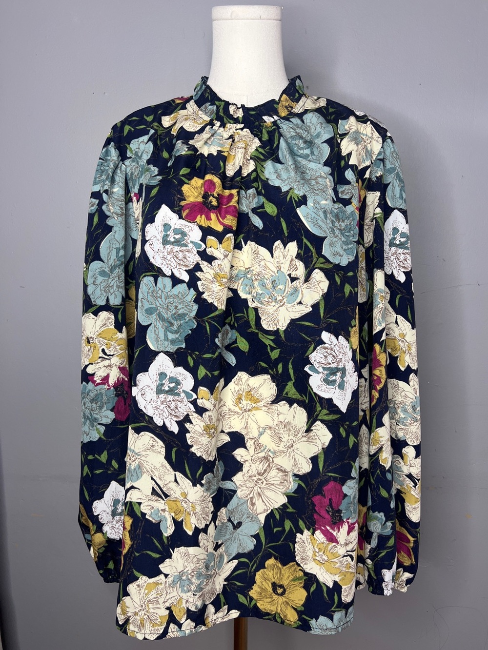 Emery Rose Floral Long-Sleeve Shirt Size 1XL